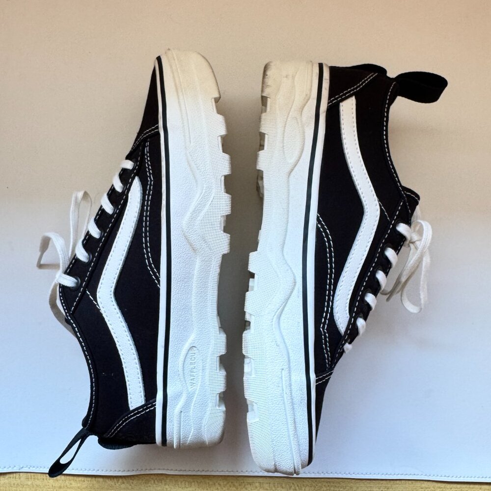 Vans Womens Sentry Old Waffle Cup Sneakers | Size 8